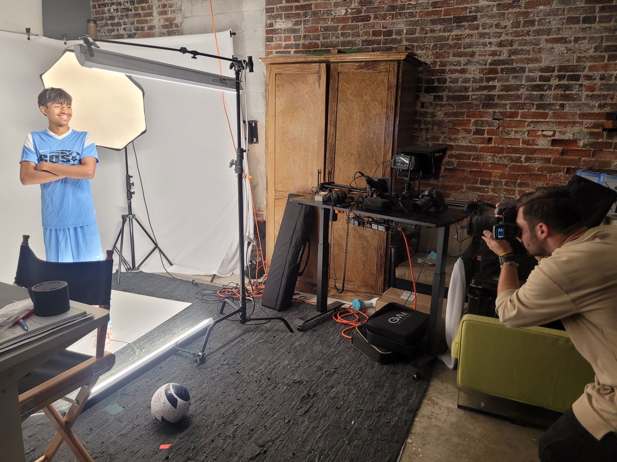 coastaloutreach's tweet photo. COS at Big Play Center of Excellence Seniors Picture Day at h2o creative group. #cosmorethansoccer #cosmakingadifference #COSCREW #cossquad #cosourtime @BPCMLS @moeebrian @Cdunn19 https://t.co/84uEu9gVmS