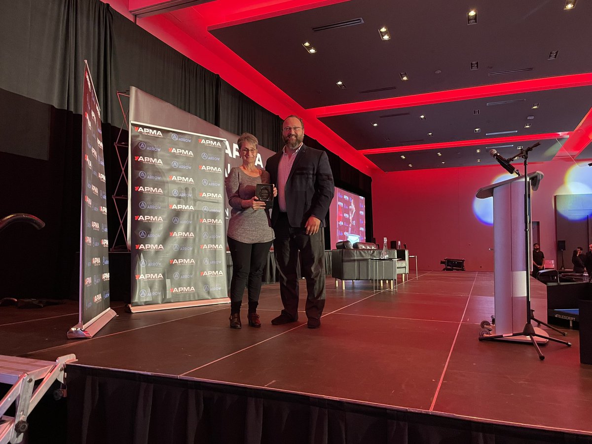 PetrinaGentile's tweet photo. Congrats @GraceMacaluso2 @AutoNewsCanada for your #APMA71 award @FlavioVolpe1 👏👏👏 https://t.co/osCC3ffoEM