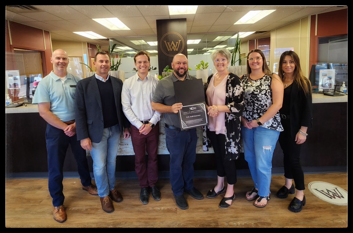 SwiftChamber's tweet photo. Congratulations W.W. Smith Insurance Ltd for receiving the Member Business of the Year Award! The Chamber team is proud to present this 110 year local business this recognition 👏
#scbex2023 https://t.co/Wn8SDv5F5u