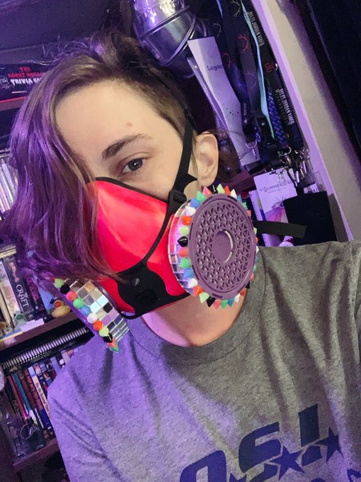 Finished and so happy! Hopefully this will disarm people a bit and make them smile? 🤷 https://t.co/Q<a href="/tag/mvsales"class="tags"><span>#mvsales</span></a>