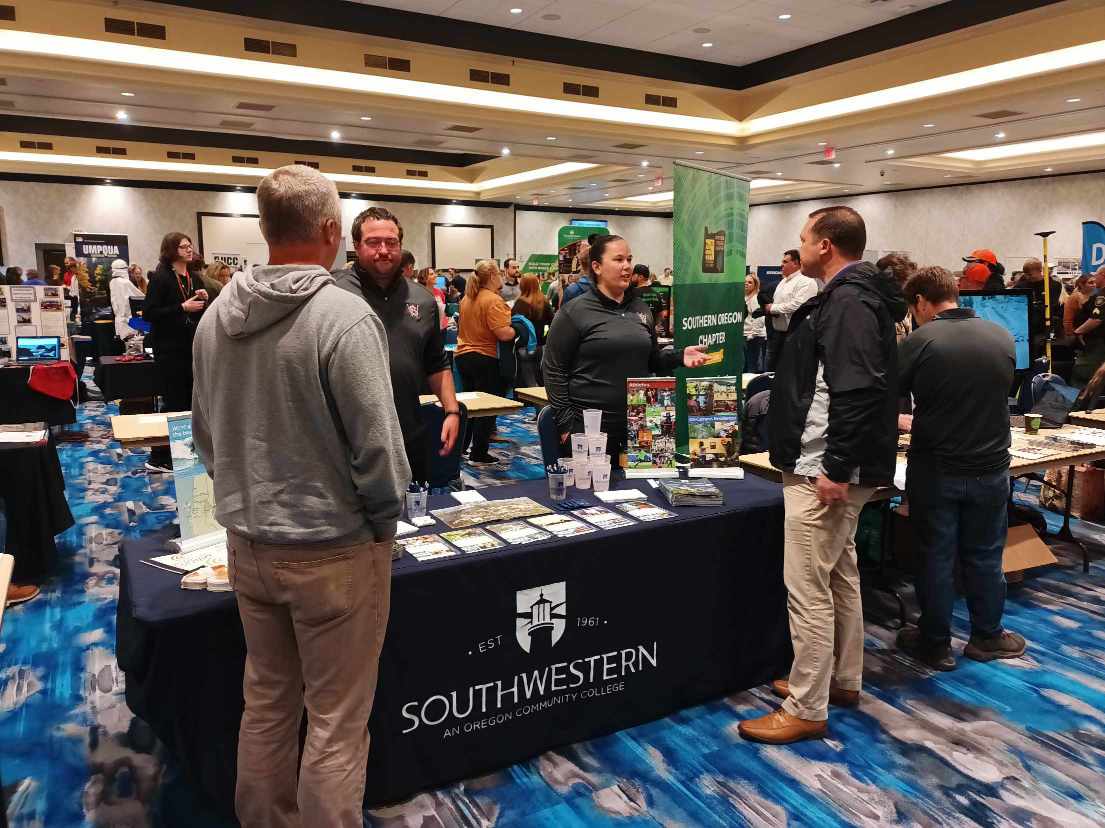swocc's tweet image. It's been a great day at the Southern Oregon Trade Careers Expo! Thanks to everyone who stopped by and learned how to #empowerthepossible at SWOCC. Didn't get a chance to stop by? No prob! Text EXPO to 541-240-8227, or chat with us online at socc.edu. #SWOCCbound