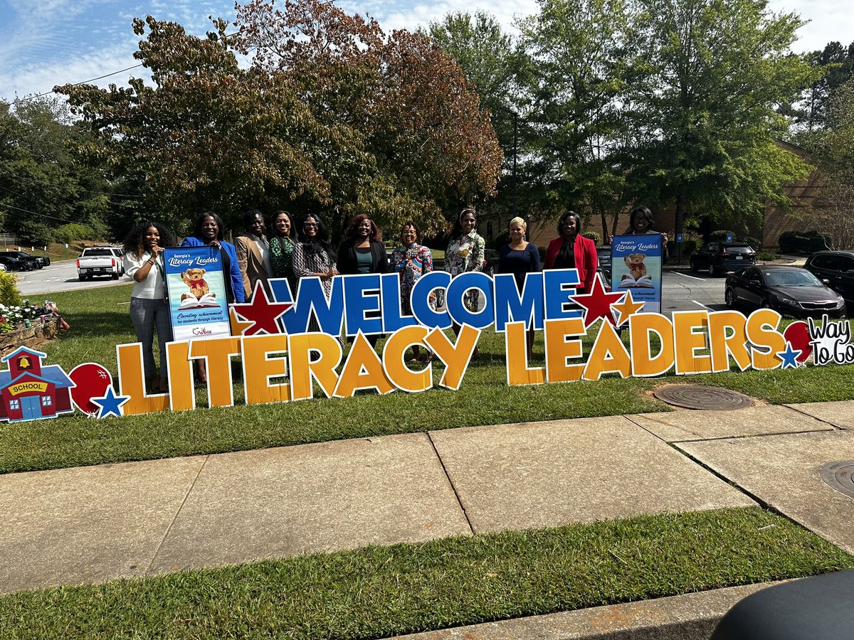 Today <a href="/SuptWoods/">Richard Woods</a> presented <a href="/BethuneES/">Mary M. Bethune Elem</a> a banner in recognition of the 21.6 point growth in 3rd Grade Literacy on GMAS. BES Literacy Leaders! Great work Bethunites. <a href="/FCSSuptLooney/">Dr. Mike Looney (Official Acct)</a> <a href="/BFGaskins/">Brannon F. Gaskins</a> <a href="/CherisseCamp/">Cherisse Campbell, Ed.D</a>