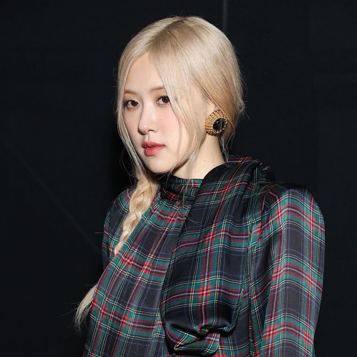 roseannepics's tweet image. ROSÉ AT YSL PFW24