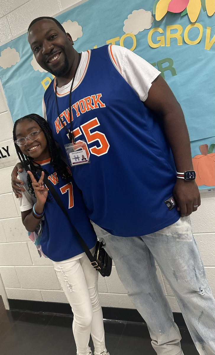 ProfessorC_RARE's tweet photo. DES Homecoming Week has been getting our students excited and full of school spirit. @PrincipalFletch @WPBama @PhallonTri @CherylAkins3 @DES_HCS https://t.co/oQ2YEoC7Oi