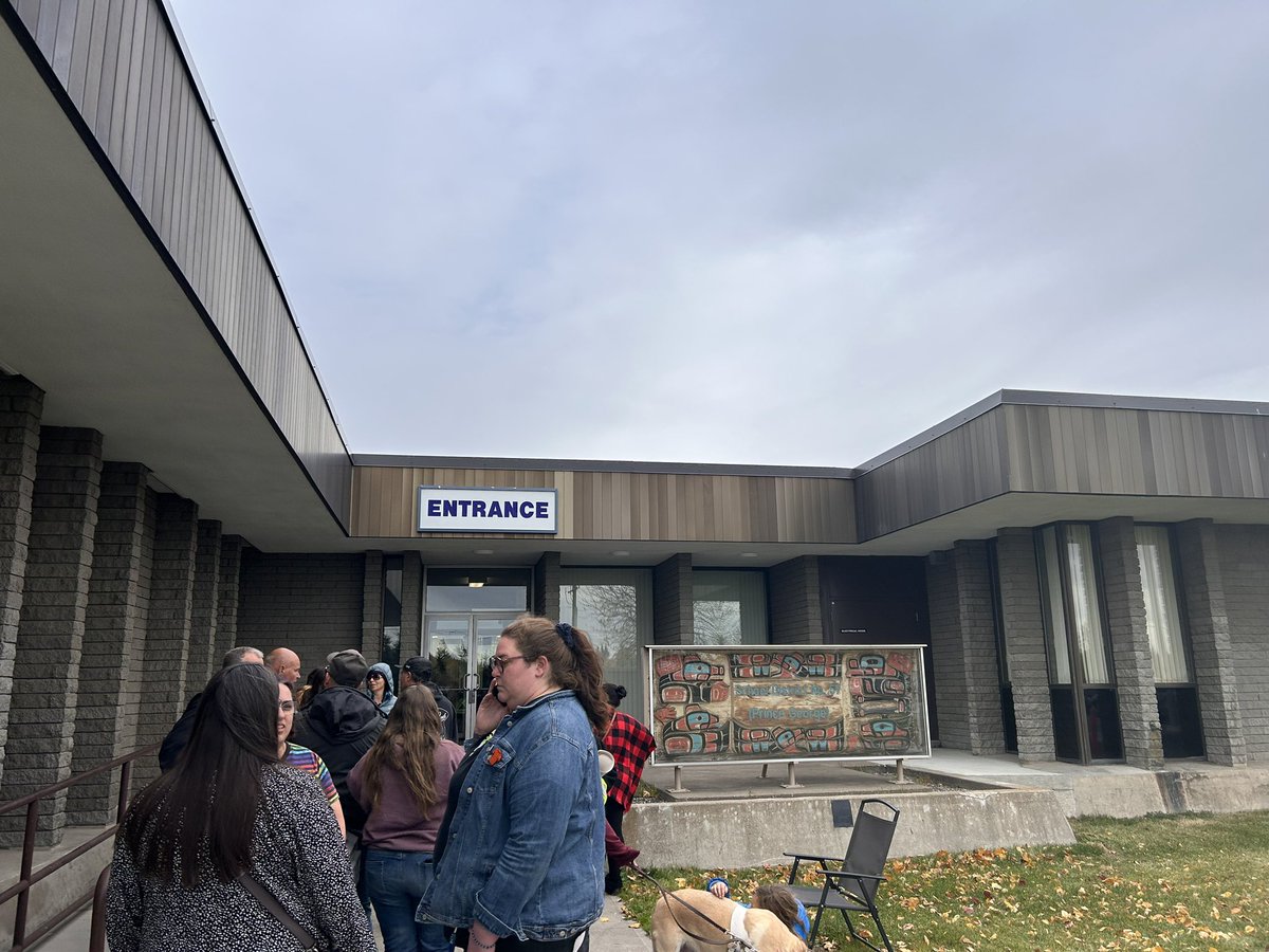 hannaepeter's tweet photo. Anti-SOGI people are protesting the SD57 school board meeting and a security guard is having to monitor the door #CityofPG #sD57 https://t.co/lUPaGmVEM6