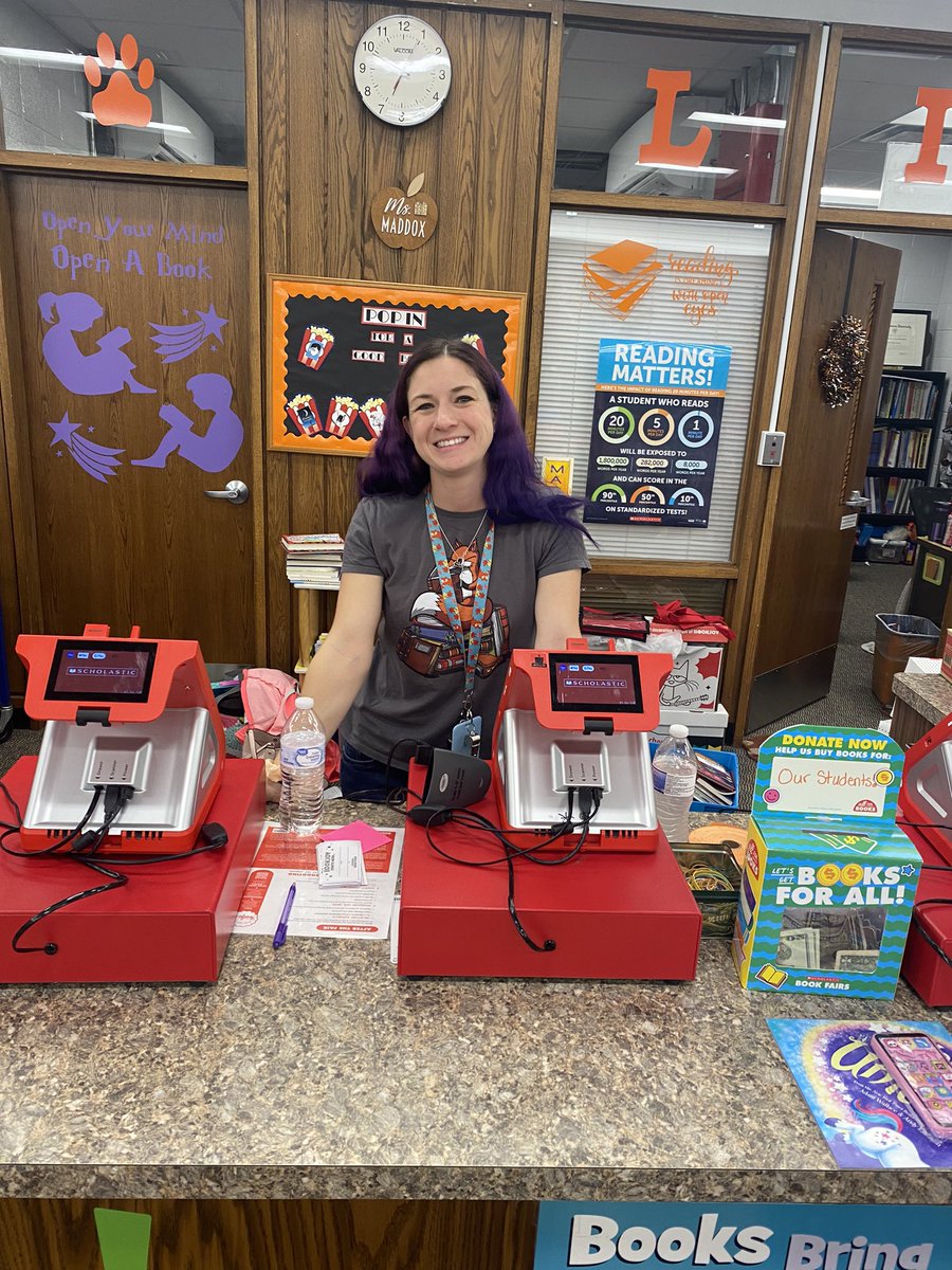 BreeAMcCarthy's tweet image. Mrs. Maddox and TES volunteers have been working hard at the Book Fair.  Make sure you come check out the great books!  Open Wednesday and Thursday until 4 and until 2 on Friday.  Happy reading!