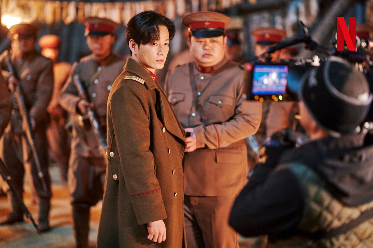 황량한 간도땅에 피어난 뜨거운 팀워크.

<도적: 칼의 소리>, 지금 넷플릭스에서.