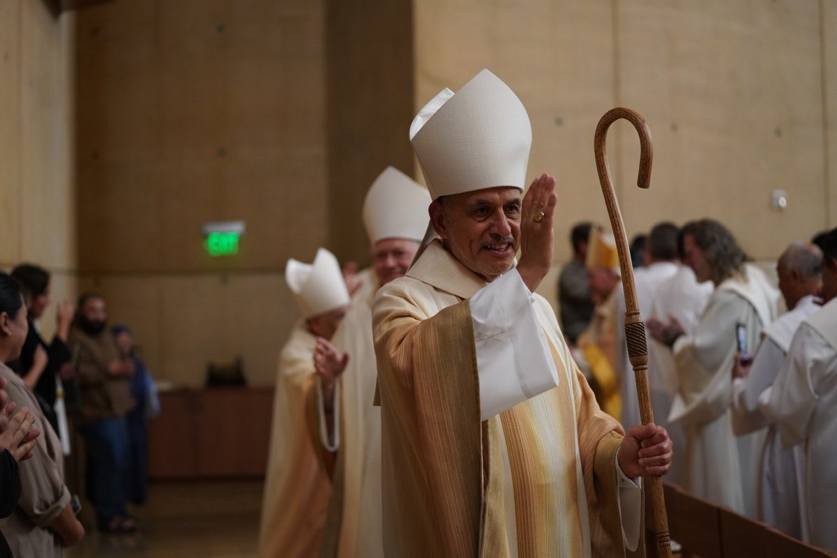 AngelusNews's tweet photo. #newLAbishops Bahhuth and Elshoff wave as they take their first official lap of the @olacathedral at the end of their Episcopal Ordination Mass. https://t.co/0l4zAe4MJg