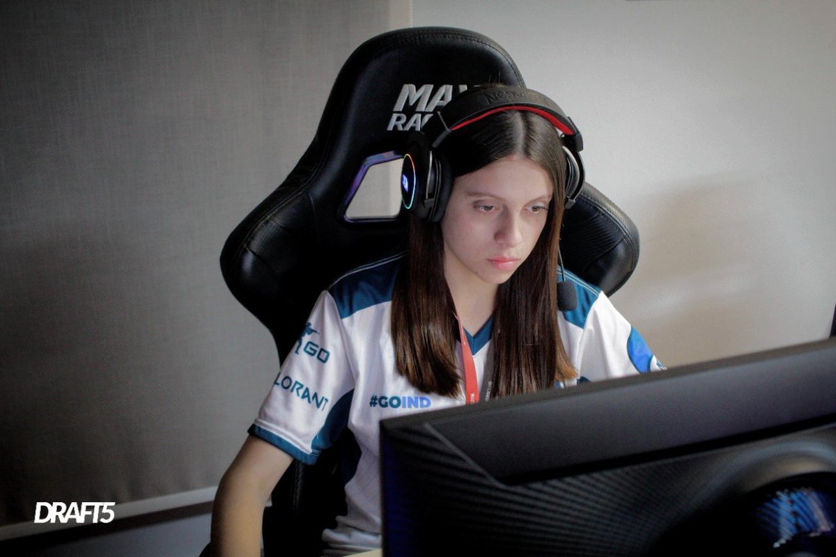 mandyTop tweet media