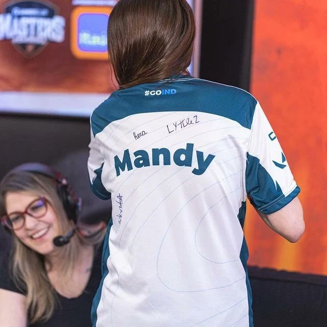 mandyTop tweet media