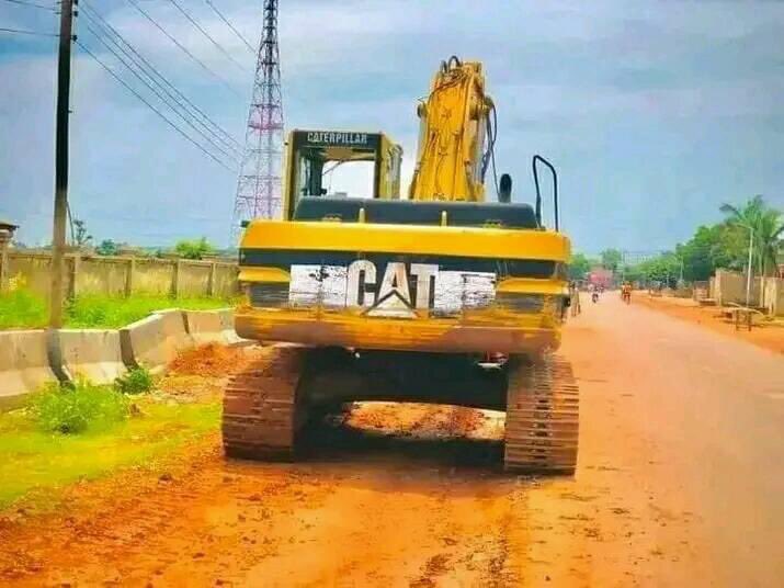 Lameedoo_jr's tweet photo. Masu ganiman rodi fa nata korafin kwana 2 ba harka wae ina caterpillar aka ajiyeta ne https://t.co/Z7r2XMmi6y