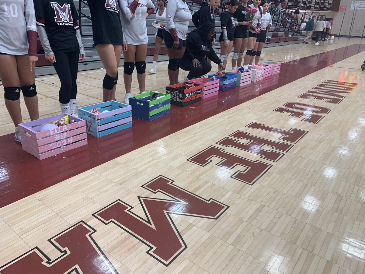 It’s Senior Night for volleyball! GO MAJORS!! #2024