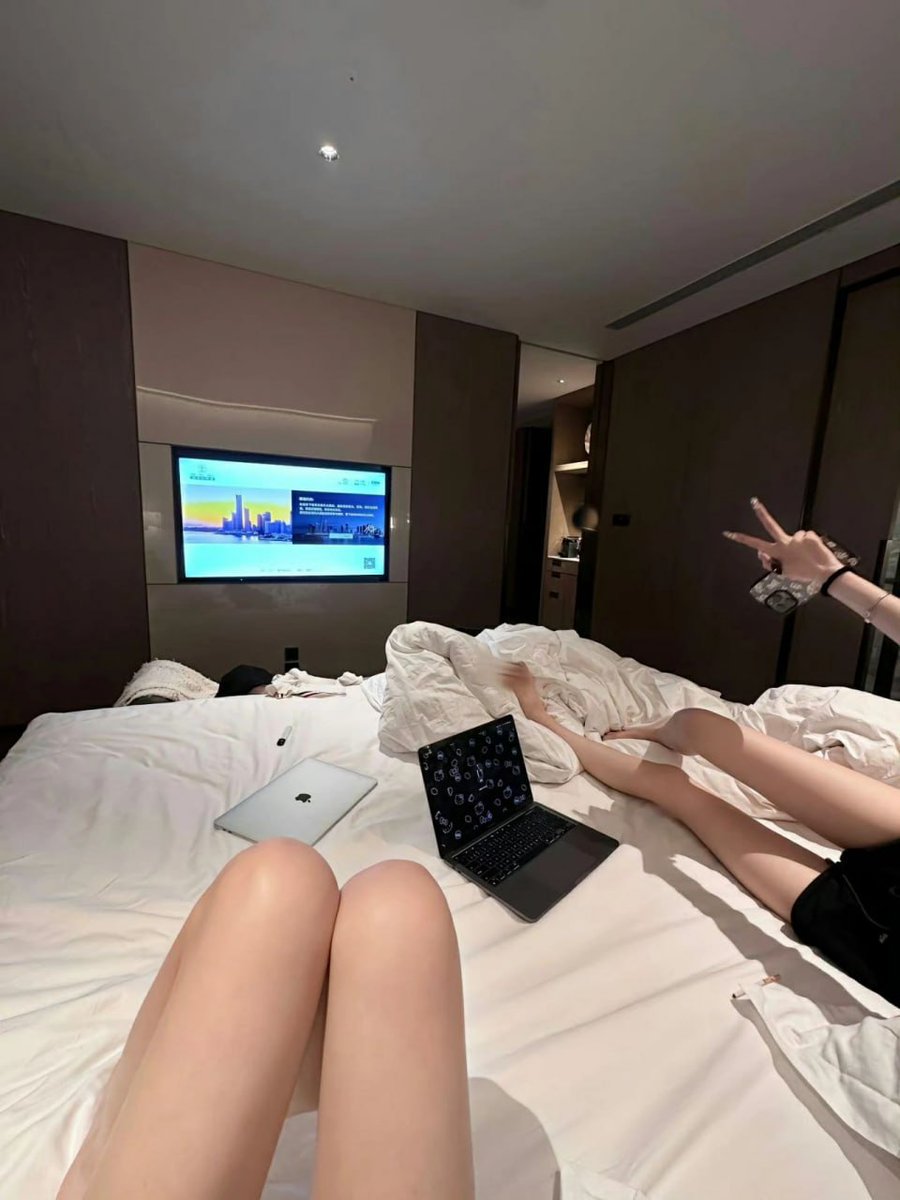 aim_ugly tweet picture