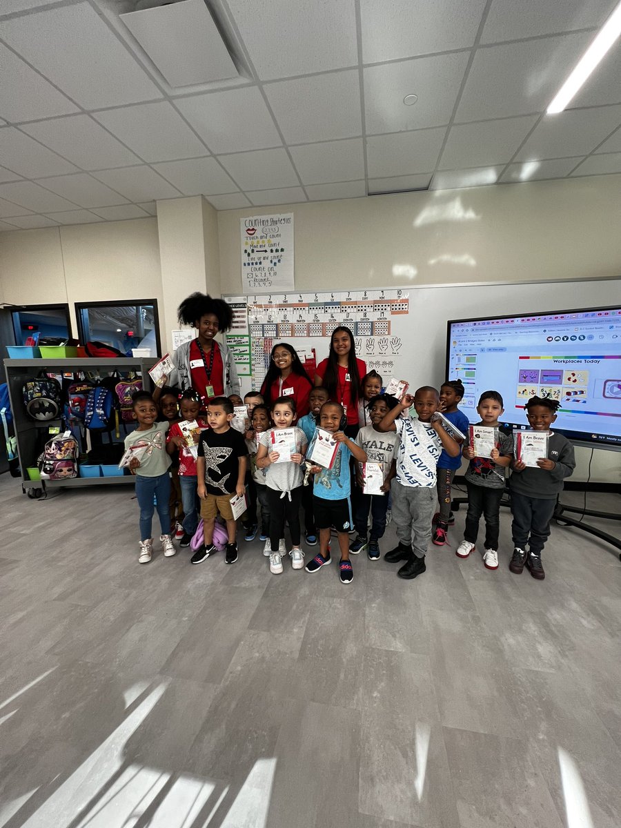 MsMinor_NBE's tweet photo. Thank you!!! @HumbleISD_HHS and @ChickfilA leadership club for coming and reading to our class and providing each a book!! They loved it 🫶🏽 
@HumbleISD_NBE https://t.co/mA118Qpx2L