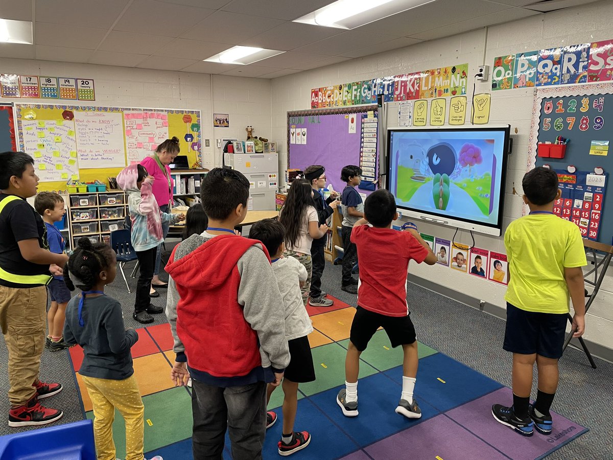 HelgesenLydia's tweet photo. Loved dancing and sharing with my #STARGalaxy last week! It’s so fun getting to know students from every grade and watching them be risk takers @RandolphStars @RandolphIBStars @ibpyp https://t.co/80ljHUUYxy