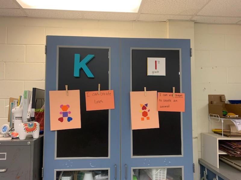 PrincipalDrH's tweet photo. How do students know what they are learning? This impromptu principal walk-thru was what I needed to ensure transparency and clarity on what the end goal is school-wide. Four different styles, all the same goal, end result=progress and success. #learningtarget #successcriteria https://t.co/hokbFX2d0g