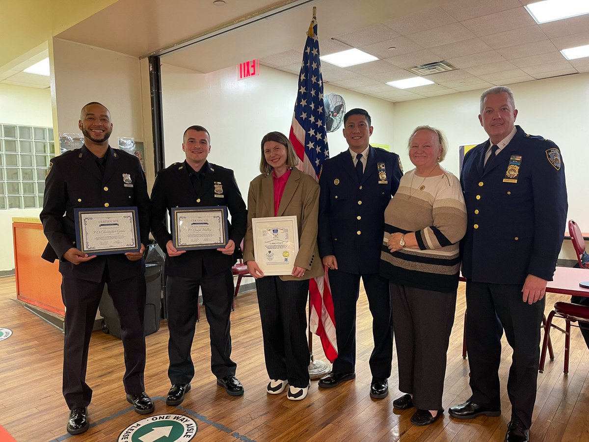 NYPD108Pct's tweet photo. Tonight we honored Police Officer Green, Police Officer Mollica, and a citizen of your community Miss, Horban for their part in saving the life of an unhinged individual attempting to jump off the Pulaski bridge back in August. Outstanding work. https://t.co/7vQvnfSgeo