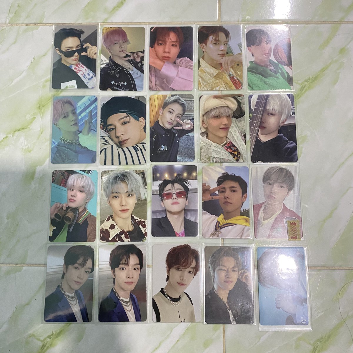 sarahlliee's tweet photo. HELP RT, tq! 🥹🙏

hello! anyone here are interested with these pc ? price starting at RM5 and might give some for free. I can post out asap. Letting them go cus I urgent nak guna duit. Please let me know if you are interested ❤️ Malaysian only !

#pasarNCT #pasarNCTmy https://t.co/ATHmieWRhF