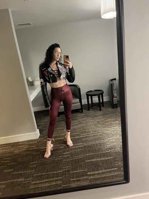 Didn&rsquo;t post much in DC but I had fun 🌹 https://t.co/MneXxwDLIV<a href="/tag/mvsales"class="tags"><span>#mvsales</span></a>