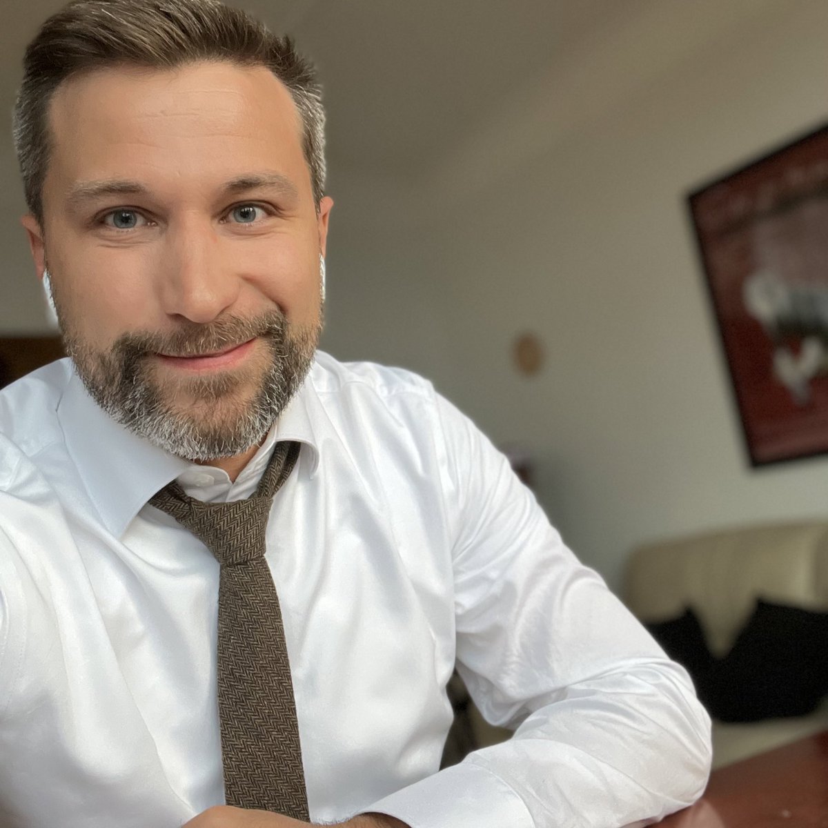 GNadeauDubois's tweet photo. Ce soir j'aide Olivier Bolduc... en direct de mon salon!
Faites comme moi et aidez Québec solidaire dans Jean-Talon, peu importe où vous vous trouvez au Québec!
👉 https://t.co/FExaGCUQiM https://t.co/ut5PqKB9TJ