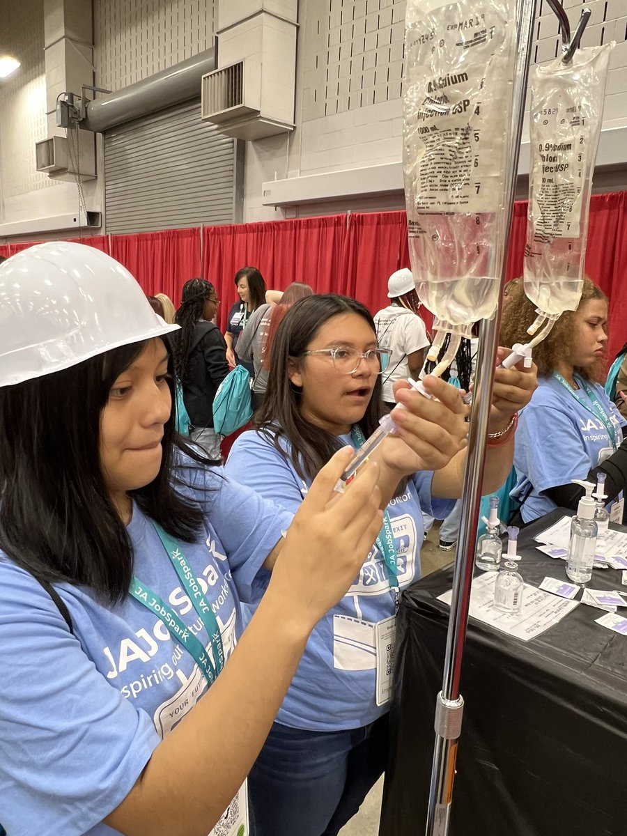 WilliamPenn49's tweet photo. 8th grade had a great time at Job today! #TheBestYearEver🐯#WatchUsWork #jajobsparkindy
@IPSSchools
@AleesiaLJohnson @LelaSimmons19
@akuchik
@jessdave5 https://t.co/xmQtACGlqs