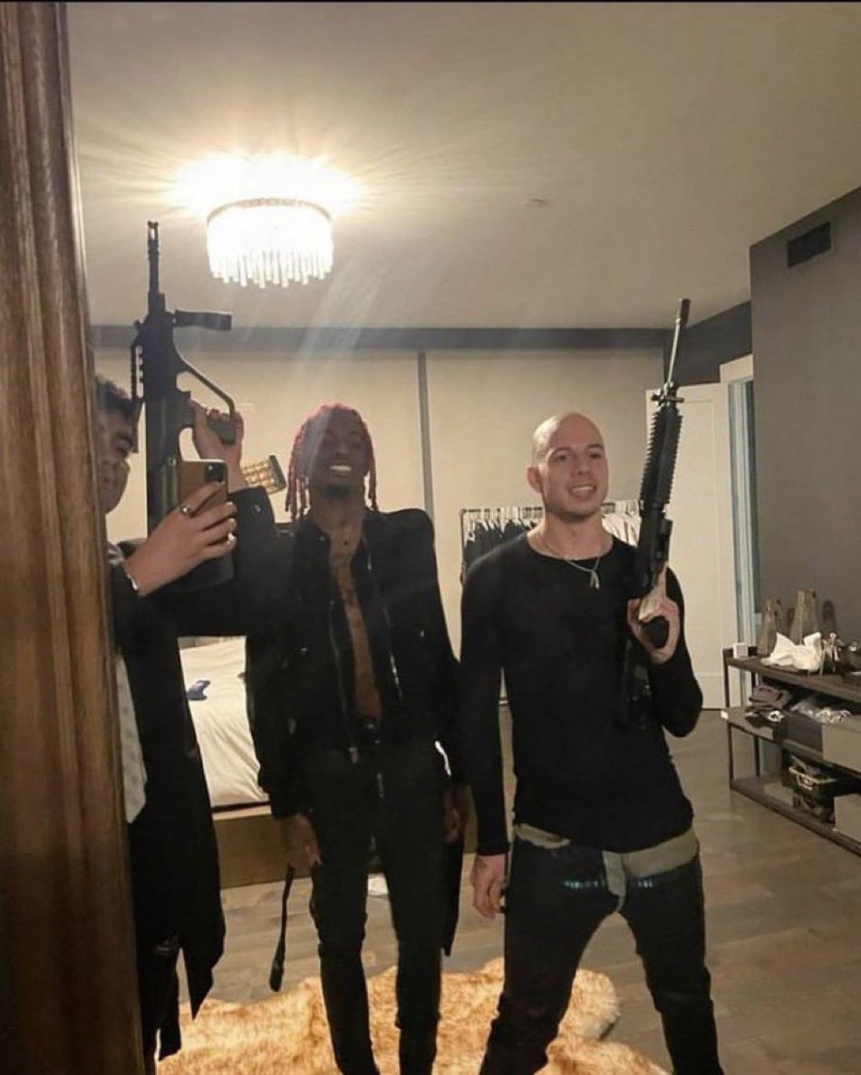 cornski's tweet photo. @StunnaKy @dxckiii we love to see it https://t.co/LpBCbmOOpT