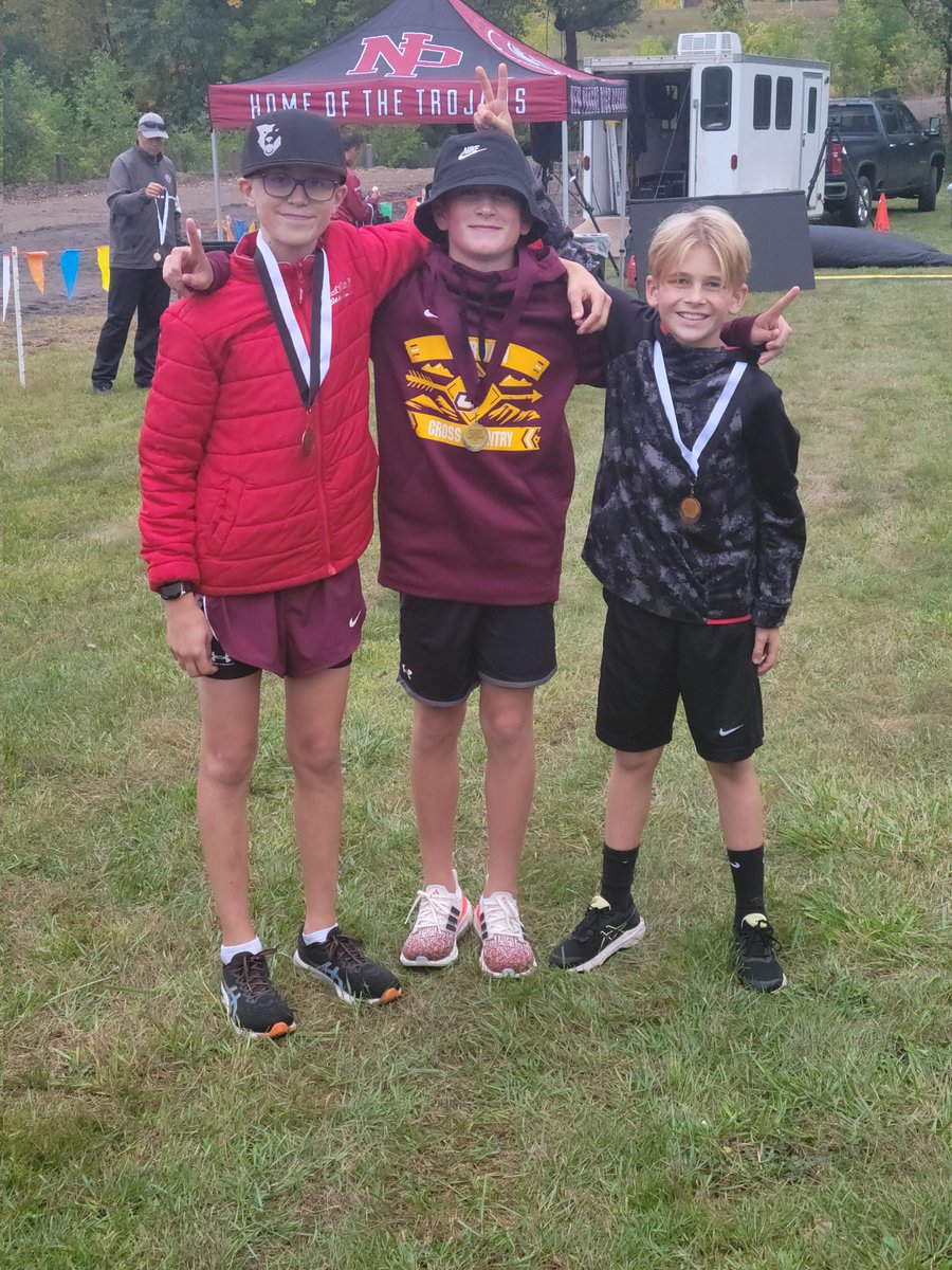 JordanXC717's tweet photo. Bennett Bohlsen wins and Carter Bolster and Breck Kaderlik place top 10 in JH boys division! https://t.co/LP7M41gsqi