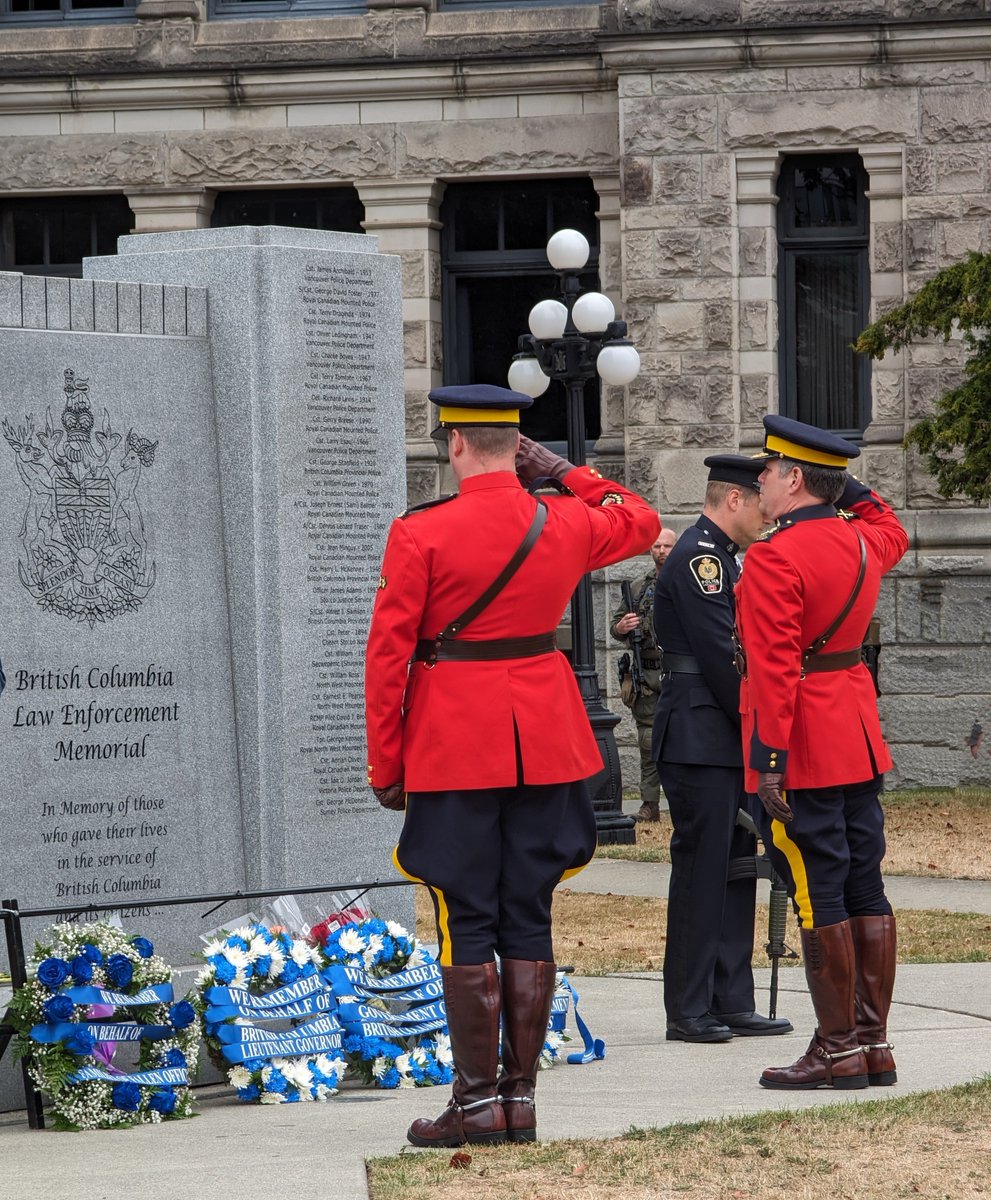 BCLEMemorial's tweet photo. Wreaths were also laid by law enforcement representatives.
Federal Law Enforcement: @RCMP_GRC_EDIVCO Dwayne McDonald.
Provincial Law Enforcement: #BCCorrections, Director Doug Forsdick.
BC Municipal Police Depts: @surreyps Chief Norm Lipinski.
#BCLEM #WeRemember #NeverForget https://t.co/UJNDRgFoPS