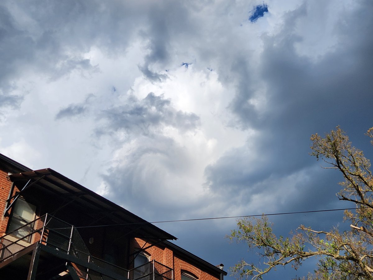 RedProdigal's tweet image. Skies over St. Louis.  #FirstArticle #Creation