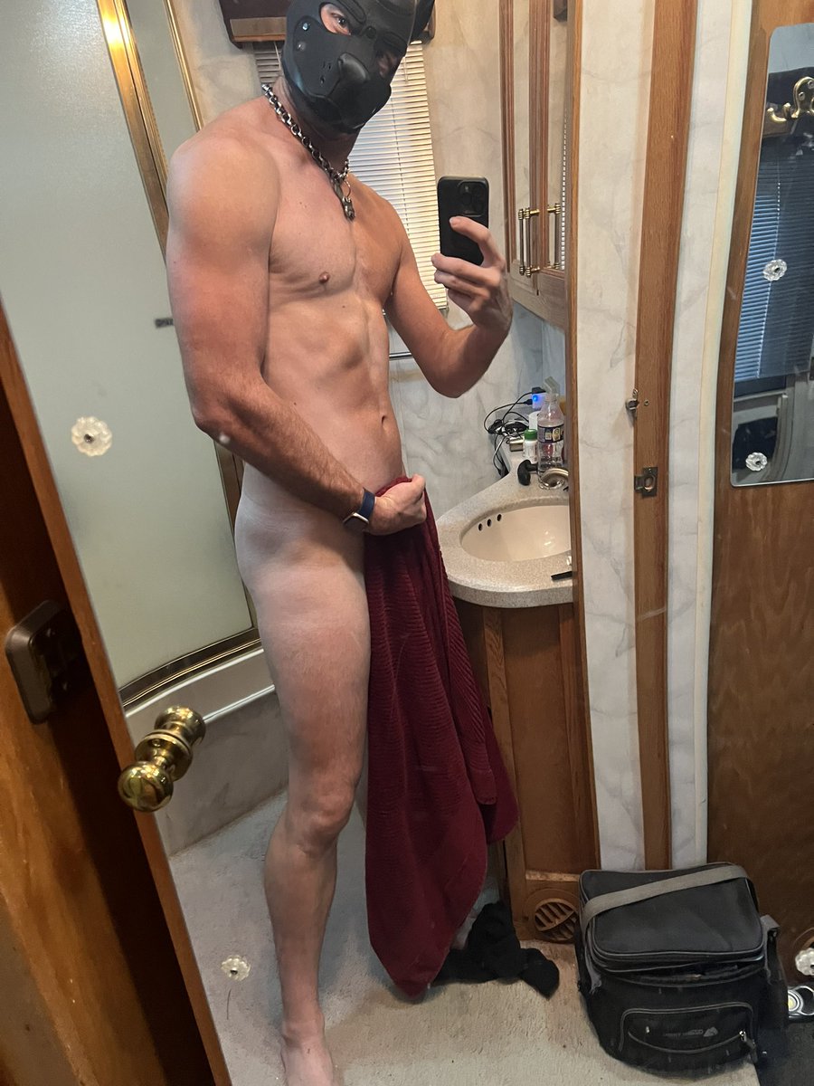 After workout pic. What do you think? I’ll drop the towel for 10 retweets. 😜