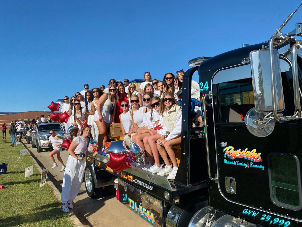 Football Homecoming Parade! Thanks to Ragsdale Wrecking for giving us a lift again this year! The community turnout for this event is unreal!! Let’s go Jackets!!