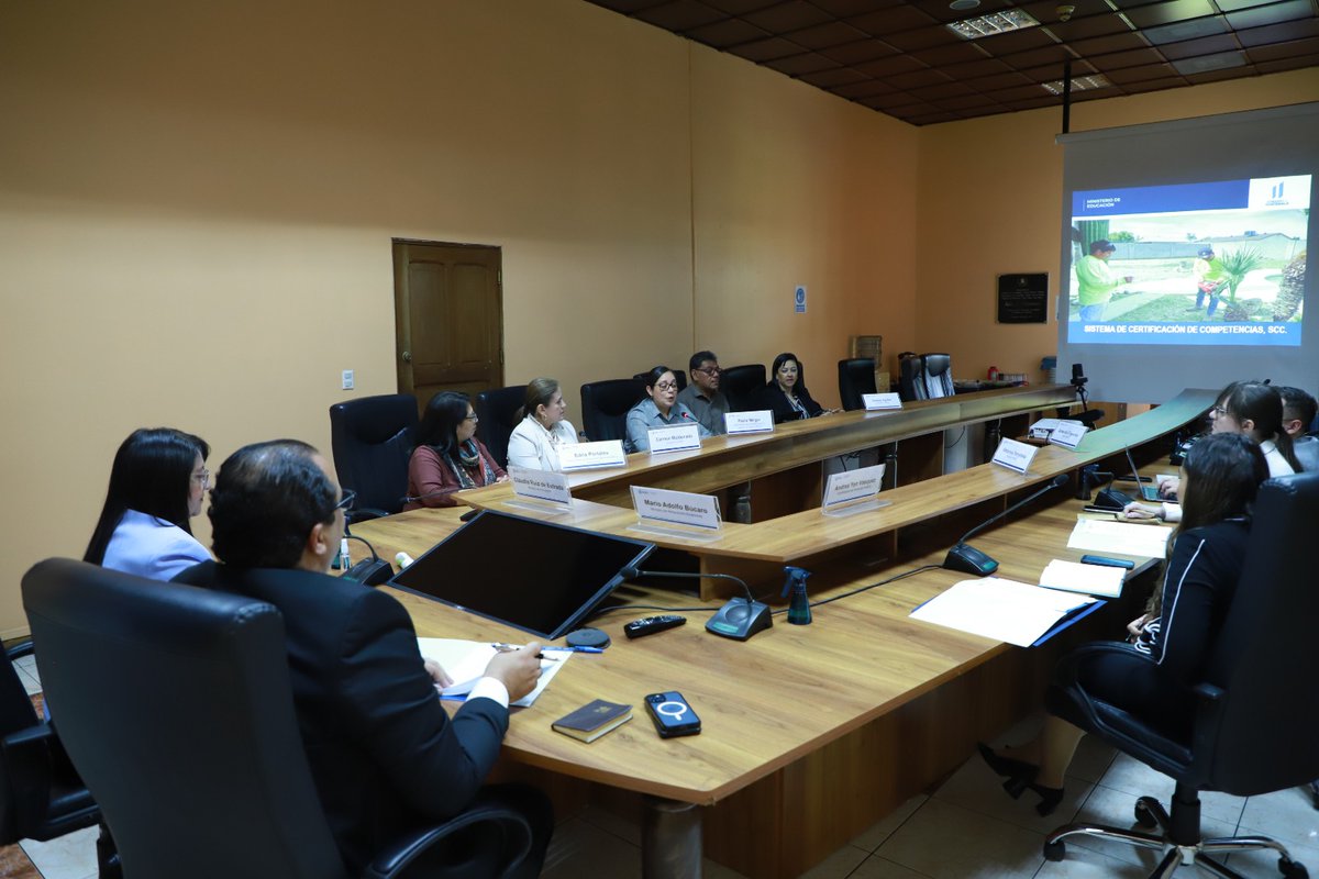 MineducGT's tweet image. En la presentación del #Mineduc al #Minex, se dio a conocer que con el Sistema de Certificación de Competencias -SCC- se valoran, reconocen y certifican los saberes, conocimientos, capacidades, habilidades y competencias 1/2