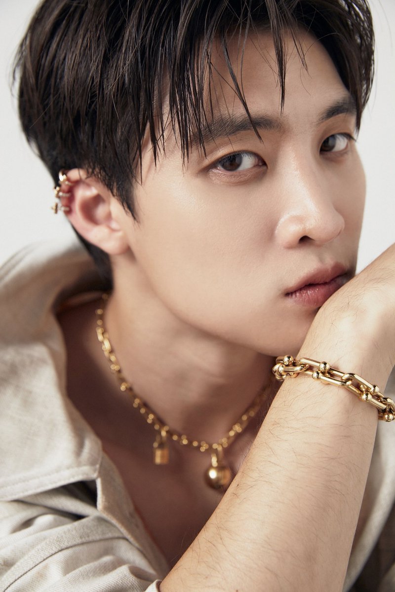 ยัยมีนหล่อซำเหมอเลยวุ้ย 
#MeanPhiravich 
#10YearsUltimateTroopconcert