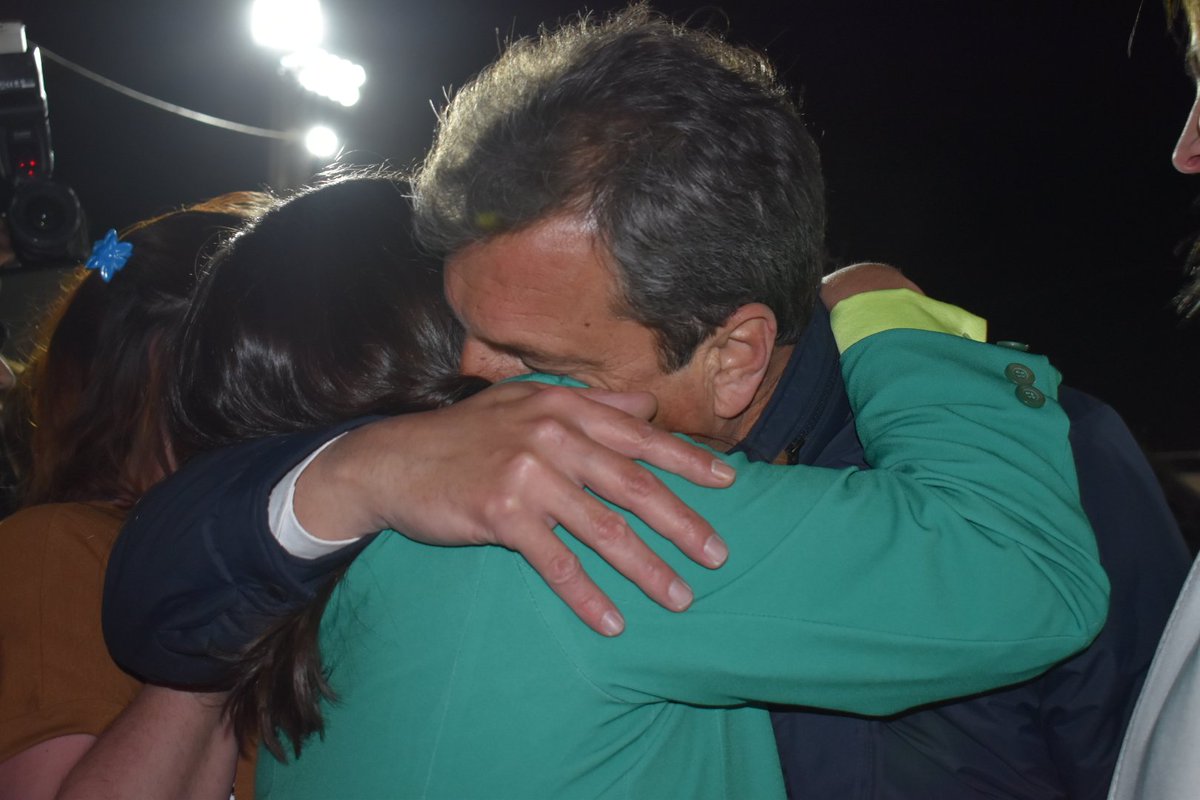 maritavillone's tweet photo. Bienvenido querido @SergioMassa a Neuquén! 🇦🇷 https://t.co/c0Cn9WNqgC