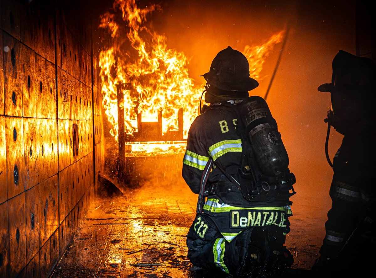 Firefusion_con's tweet photo. Round-up of shots from our last day of HOT 🧑‍🚒

We’ll see you tomorrow morning for conference sessions starting at 8:00am, and later for opening ceremony at 2:00pm! 

#FHExpo23 #FirehouseExpo #HandsOnTraining #Firefighter #FirefighterTraining #FireTraining https://t.co/LH9piESRH1
