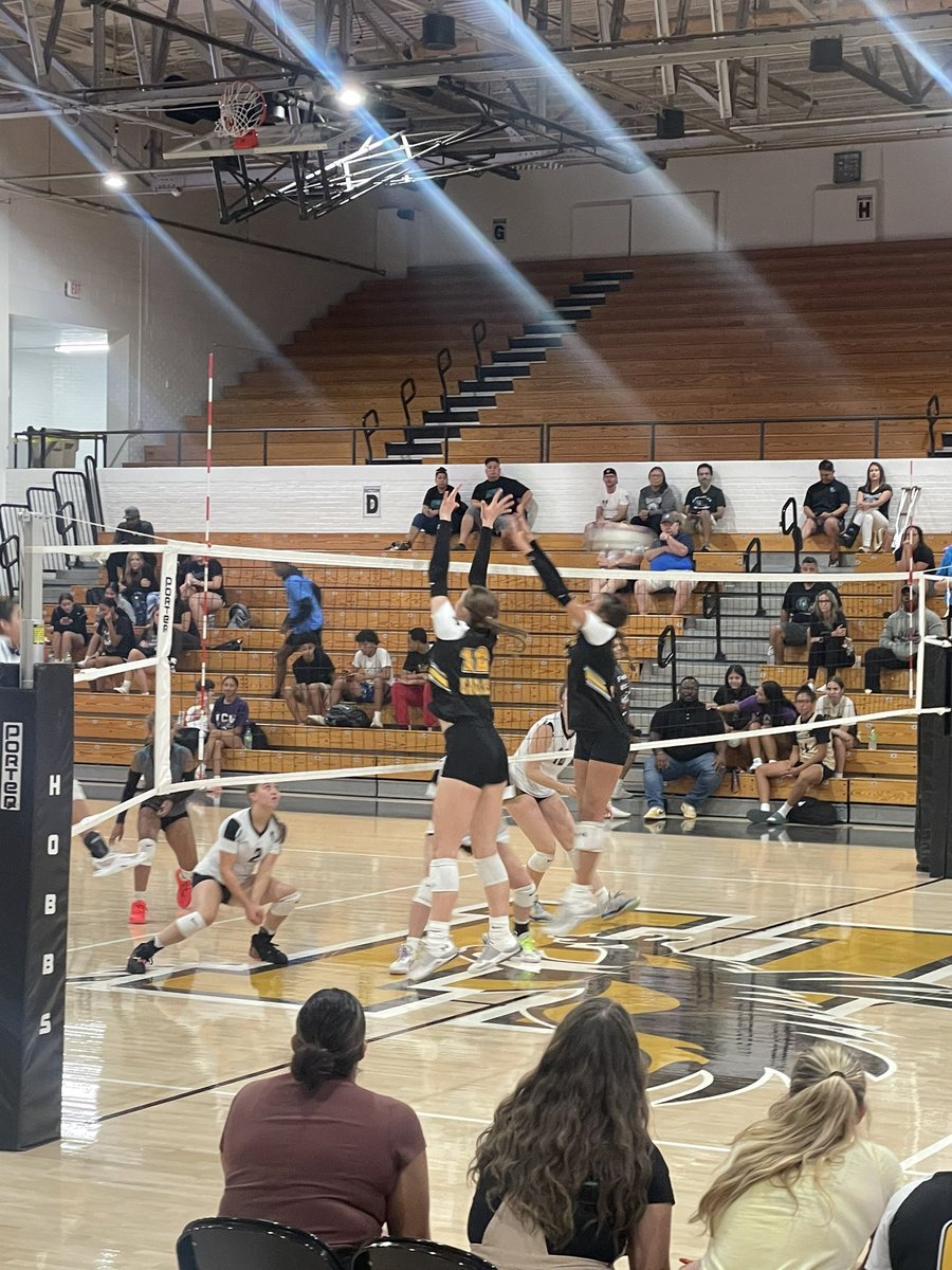 HobbsAthletics's tweet photo. Lady Eagles beat Organ Mountain in 5 hard fought games tonight at Tasker Arena. 
#theGoldStandard https://t.co/EY0FVQHTin
