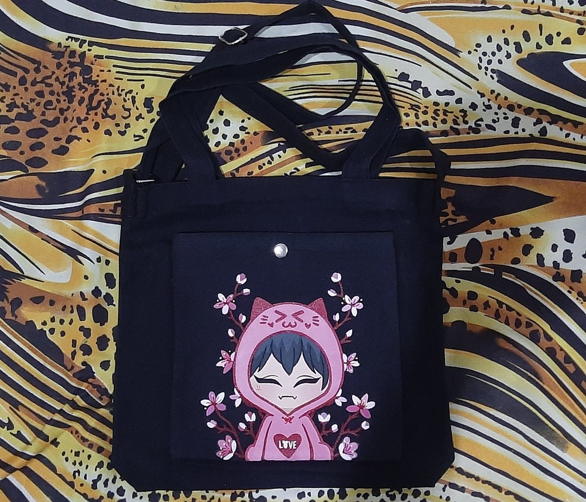 paintnfootprint's tweet photo. Fresh like cherryblossoms with our newly customed Astro Roroha Moonbin Nyanya Slingbag! Made this one for a client. 🥰
3 more days before our SALE ends!
Make it count! Get yours now! ❤
#PaintandFootprints #PF_Customs #ASTRO #AROHA https://t.co/0C5HbIhPOE
