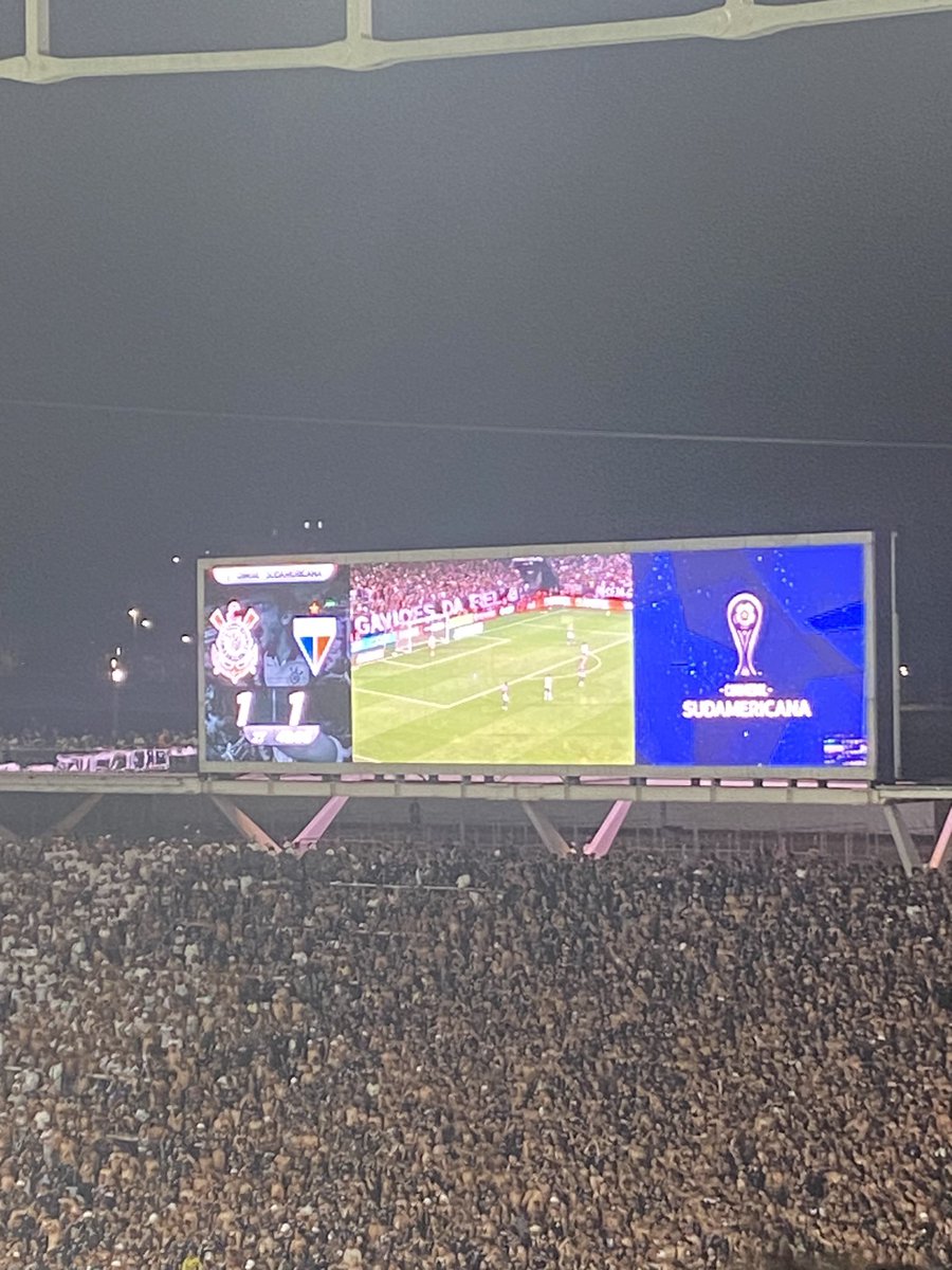 coviski's tweet image. Fim de jogo em Itaquera, 1x1

Que vergonha! Time morto no 2 tempo, e o Luxemburgo colaborou com APENAS 2 substituições, que não adiantou nada. Torcida fez uma festa linda e foi assim que fomos retribuídos. 

Próximo jogo em Fortaleza, terça que vem

#SCCPxFOR #FORALUXA #MeuTimao