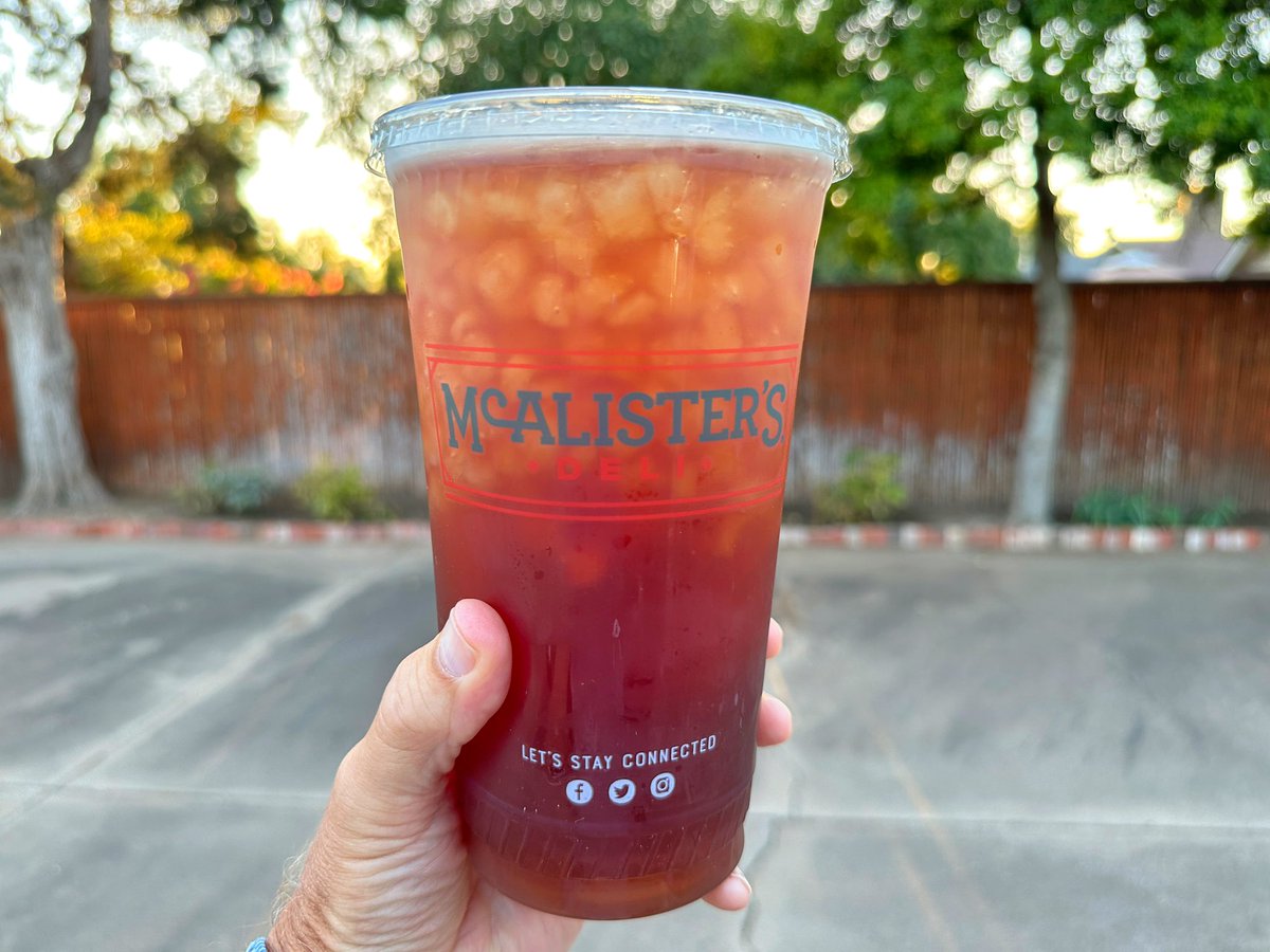 CurtisTucker's tweet photo. Hey McAlister's Deli (Enid, OK)! This option would be so awesome to have. Ice, ice baby! #shaggylife #goodice @McAlistersDeli https://t.co/witIAr5mto