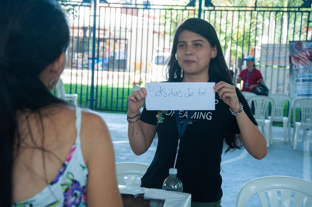 PiedemonteEICM's tweet photo. El programa ‘fortalecimiento del tejido social’ llegó a la comuna 10 para identificar los principales problemas sociales, ambientales y culturales, y trabajar de la mano con la comunidad para la búsqueda de soluciones. 

¡Seguimos llevando dignidad a los territorios! https://t.co/lxfF7jUkXk