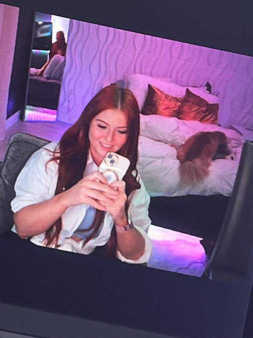 Join me for my birthday stream live on https://t.co/Xe0Wu8snX8 https://t.co/299T6LEXD2