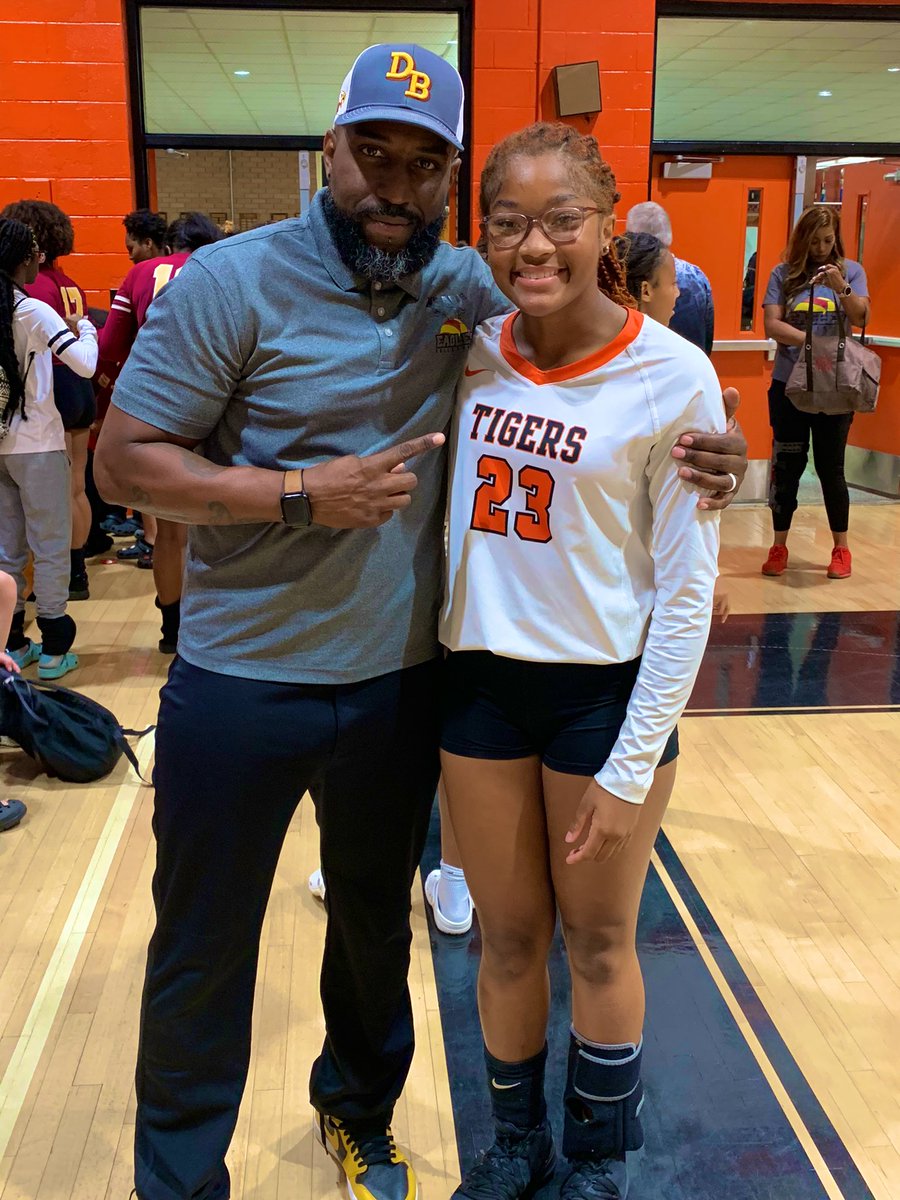 ParnellJordynn's tweet photo. So thankful to have a coach that still supports me through different schools , jerseys and sports ! I’ll always appreciate you @CoachDMurphy151 and thanks for all your encouraging words 🧡 https://t.co/zj7apMYB4H