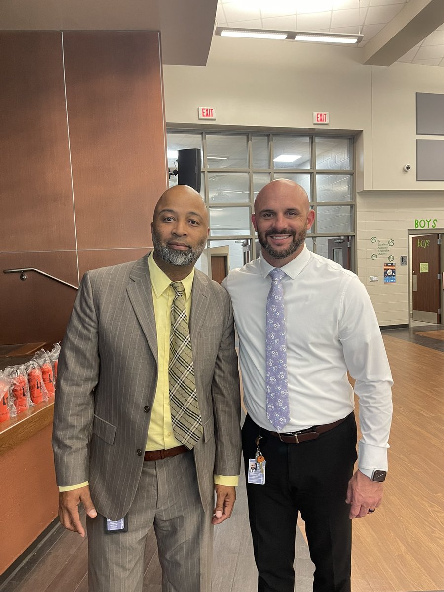 bromley_dustin's tweet image. Great turnout and team effort tonight for our first “Engage &amp;amp; Educate Series” parent night of 23-24. #LPStrong  #LPLegacy @LaPorte_SEL @MarissaLpz247 @LPfamilyengage