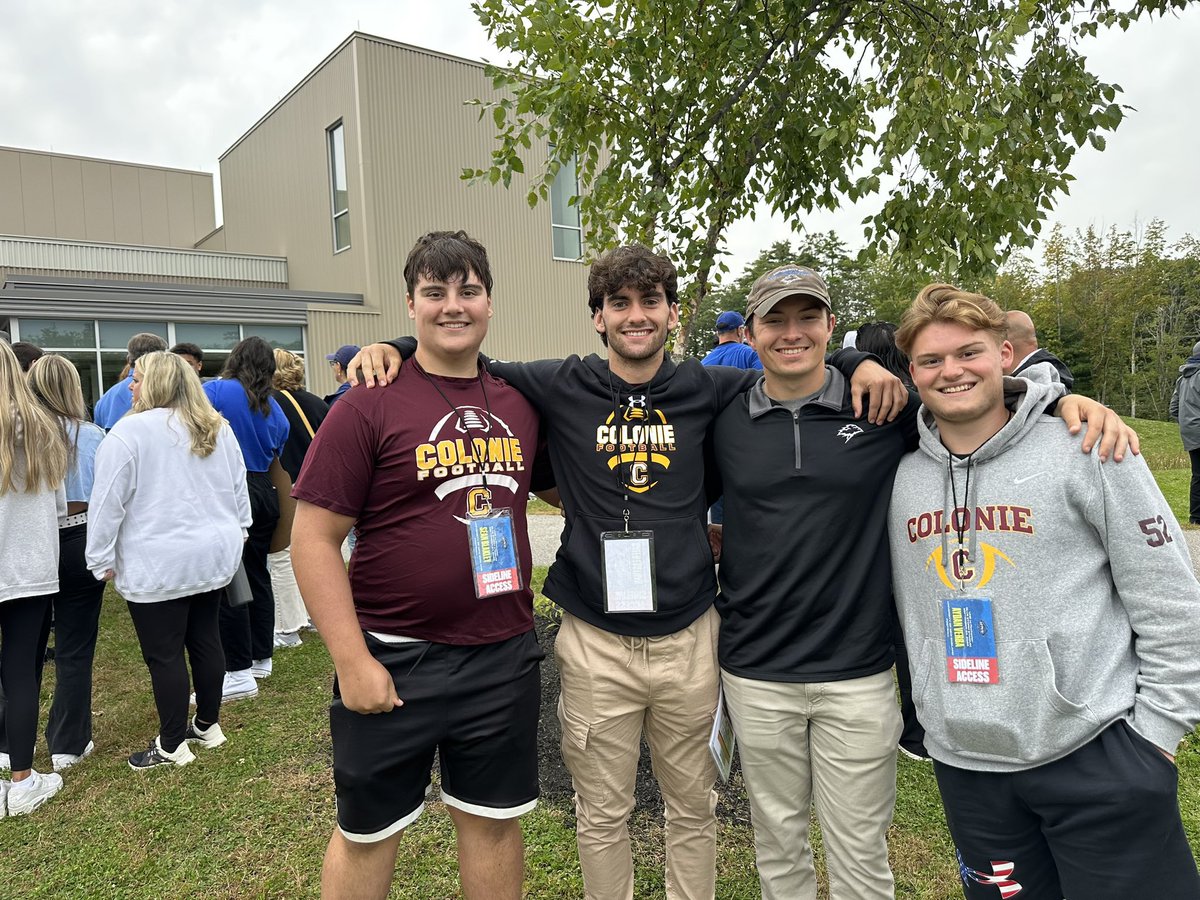 CalebEastman12's tweet photo. Thank you to @CoachTrevT @TimViall @CoachLichten and @CoachRuest for having me up for a game day visit to tour and watch @UNEfootball in action! I had a great time along side @BlakleySean and @aydanverba52. The atmosphere and gameday environment was awesome. @coach_wwright https://t.co/wre2mJc3Ri