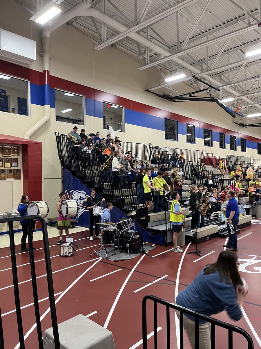 NPHS_Eagles's tweet image. Volleyball action tonight vs Tomahawk. Thank you to the Pep Band for being here tonight and GO EAGLES!! #npsd1 #eaglesvolleyball