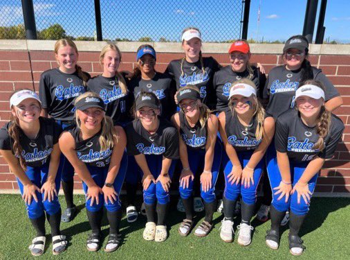 ReneeBrown08's tweet photo. We had a successful weekend at the Hoosier Fall Brawl Showcase at Grand Park. @Gator08Lindley went 6-0, scoring 51 runs and only allowed 9. I contributed to 14 of the 51 runs scored with a .467 at the plate including 7 hits (3 in the park HRs) and 6 RBIs. https://t.co/FkqICFiPna