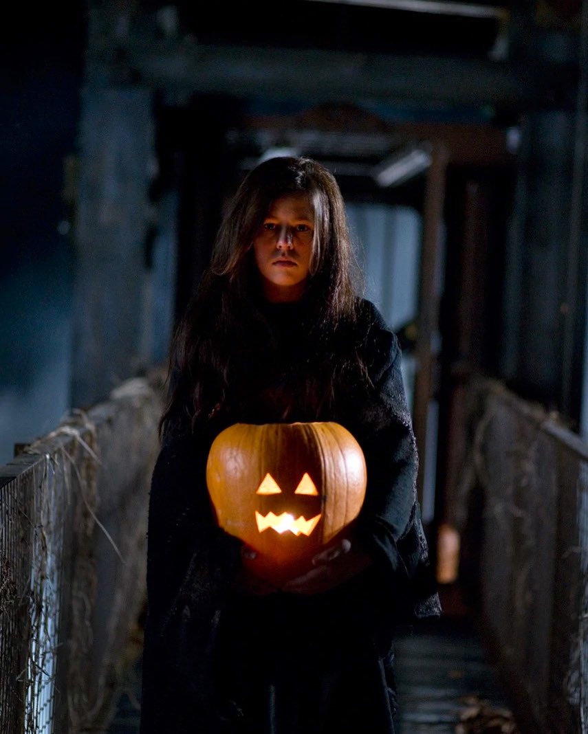 KimmyBlanks's tweet photo. Currently watching one of the BEST. I friggin LOVE this movie!! What are you watching tonight??๐ค๐งก๐๐ซ
#TrickrTreat #Halloween #Sam #October #Autumn #Samhain #JackOLantern #Horror #AlwaysCheckYourCandy #RulesOfHalloween #CharlieBrownsAnAsshole @Mike_Dougherty @quinnlord https://t.co/omSK2xWrKL