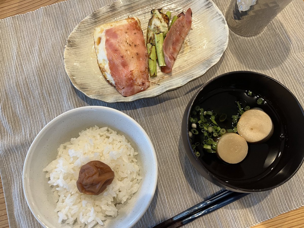 nicoQiL6's tweet photo. 今朝も朝がバタバタ…😅

本日は🛀🚽🧼🧺🗑️🚶🍳の朝カジすまし、外構屋さんと話して…のいまっ。
(๑˃̵ᴗ˂̵)و

最近は、体温が上がりにくいせいか、全く痩せず、筋肉だけがはっていきますね…😅

さてと。
ほいじゃ、今日もゆるゆるのんびりまいりましょ。

(　 -᷄ ω -᷅ )و ̑̑ ﾇｯ https://t.co/ZdNR7Oed0R