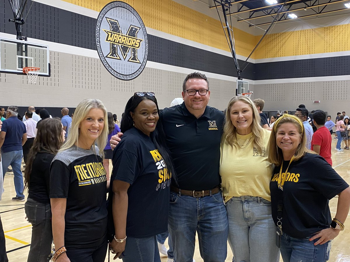 Warrior_Counsel's tweet photo. MHS hosted @friscoisd’s
Find Your Future event this evening! Big 10 college reps met with students &amp; parents. Then @RobFranek of @ThePrincetonRev discussed everything you need to know about college admissions but were too afraid to ask. Thanks to all for coming out! https://t.co/76ZyORHO6z