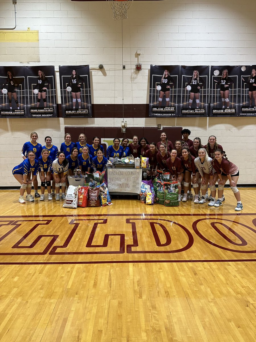 What an awesome outreach night!! The Cats and Dawgs collected donations for the Onslow County Animal Shelter and 🤩!! Thank you to everyone who brought a donation!!! We are excited to get the goods to the shelter!